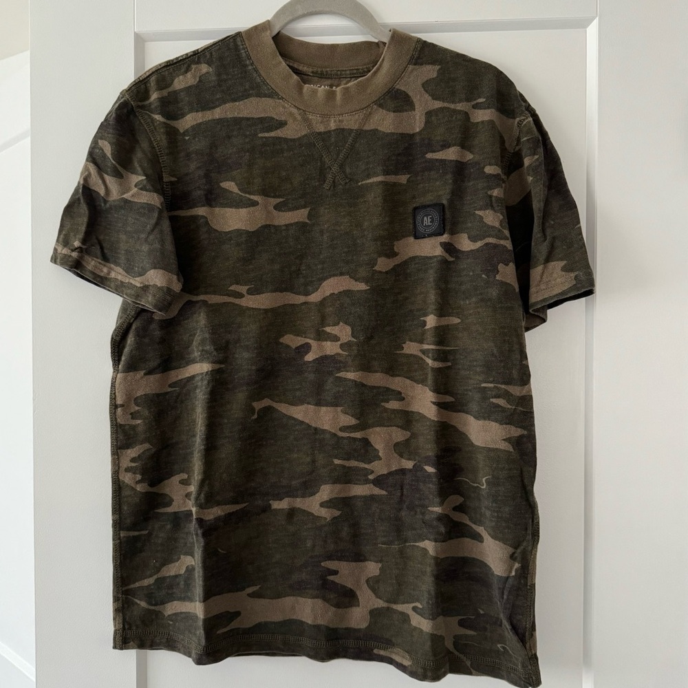 Men’s American Eagle camo tshirt
